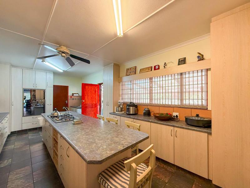 6 Bedroom Property for Sale in Denneoord Western Cape